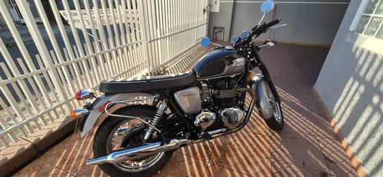 TRIUMPH BONNEVILLE T 100 865 